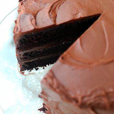 Pastel de chocolate: una receta básica de esas de guardar para siempre