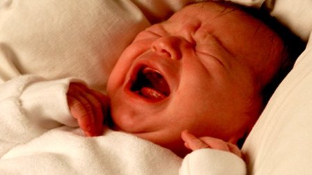 ¿No sabes por qué llora el bebé? Fíjate en sus ojos