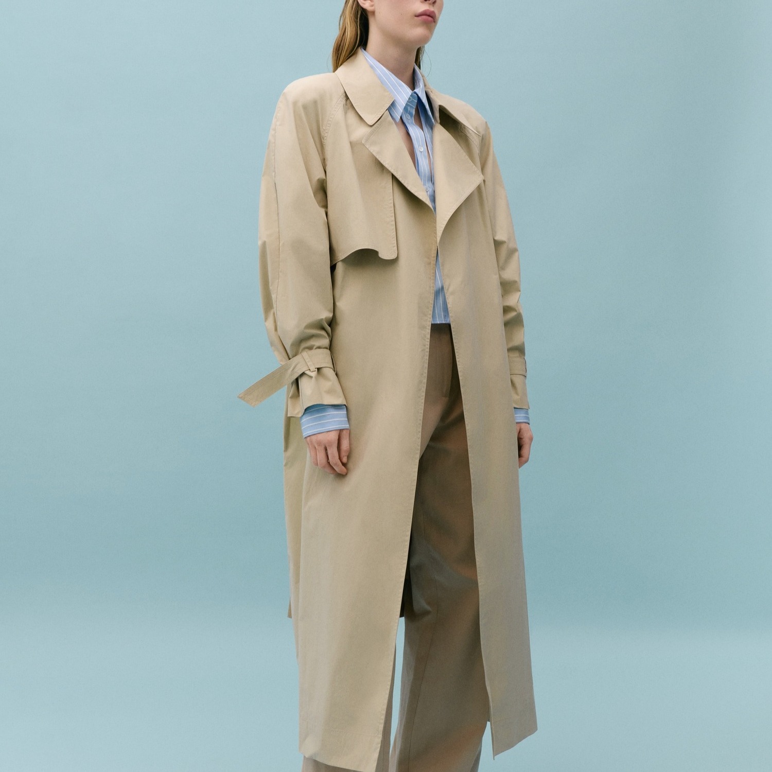 Trench largo 100% algodón  Victoria Beckham x Mango


