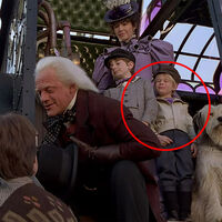 Durante 35 años un gesto en Regreso al Futuro 3 a la 1 hora y 46 minutos ha dado que hablar entre algunos fans. Tenía una explicación muy simple. 