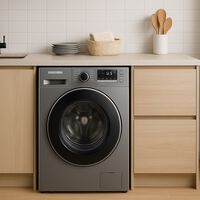 Instalar la lavadora en la cocina no es solo cuestión de espacio: todo lo que hay que tener en cuenta antes 