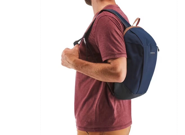 Mochila pequeña de montaña y trekking 10L Quechua NH100