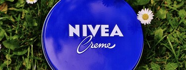 Los farmacéuticos coinciden: "La crema Nivea de lata azul actúa como un escudo protector evitando que perdamos hidratación, pero no tiene ningún efecto antiedad" 