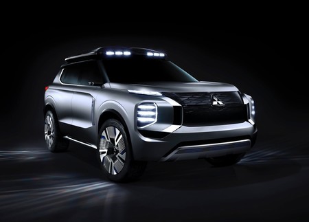 El Mitsubishi Engelberg Tourer Concept, quiere ser el SUV híbrido enchufable perfecto para ir de aventura