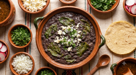 Cómo preparar unos frijoles refritos deliciosos y al estilo Oaxaca: con los consejos del chef Diego Morales del restaurante BICHI