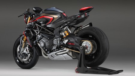 La MV Agusta Rush 1000 con llanta lenticular y 208 CV cuesta 33.990 euros, 4.000 euros más que la Brutale 1000 RR
