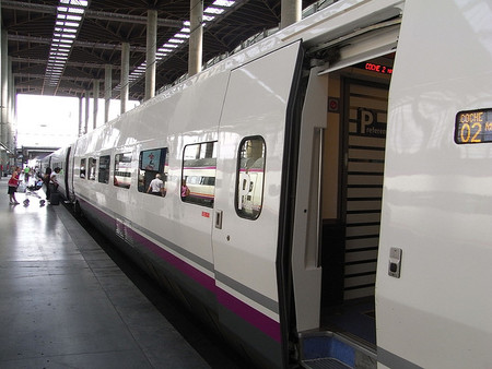 Renfe Empresas, la manera de conseguir las facturas de viajes en tren fácilmente