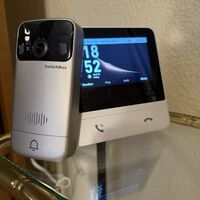 Mis padres no escuchaban el timbre y les he puesto uno con WiFi. Ahora no pueden pasar sin el