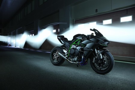 ¿Escuchas ese silbido? Es la sport turismo sobrealimentada de Kawasaki camino del EICMA