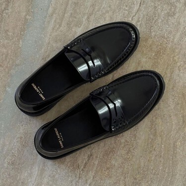 Ikea mantiene el orden en nuestro vestidor con el zapatero extraíble ideal para zapatillas y botas 