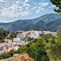 El mejor restaurante en una piscina pública de España está en un pueblo de 1.500 habitantes 