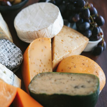Dos muertos por listeriosis al consumir queso francés exportado a más de 30 países, incluido España 
