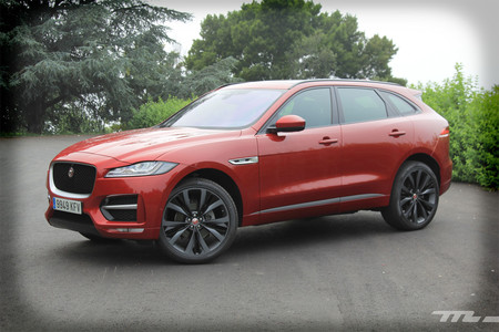 Jaguar F-PACE delantera lateral