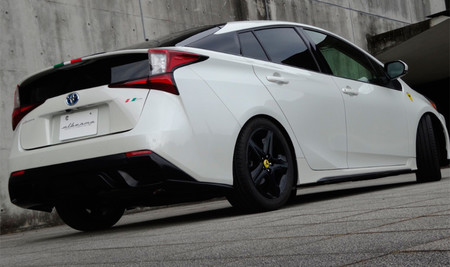Toyota Prius Ferrari FF Albermo