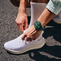 Ya puedes pedirle lo que quieras a Gemini sin sacar el móvil del bolsillo. La IA de Google llega por fin a los Galaxy Watch y Buds 