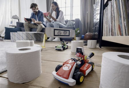 Primeros detalles de Mario Kart Live y sus coches radiocontrol: batería, cómo funciona, tamaño de pistas, derrapes y más