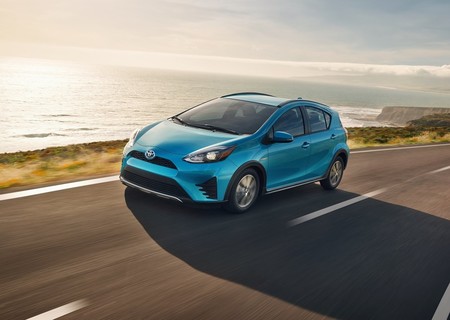 Toyota Prius C 2018 1280 01