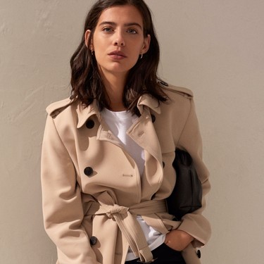 H&M reinterpreta la gabardina y nos recuerda la importancia de tener esta chaqueta a mano  
