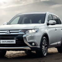 Nueva versión de acceso con motor de gasolina y cambio automático para el Outlander