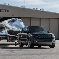 Land Rover reafirma su apuesta por el turismo espacial y seguirá de apoyo logístico para las naves de Virgin Galactic