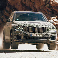 El nuevo BMW X5 quiere convertirse en el SUV más completo y para ello está recorriendo medio mundo