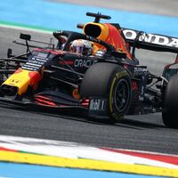 Max Verstappen cumple en casa de Red Bull, el Alpine de Fernando Alonso promete y Mercedes se tapa