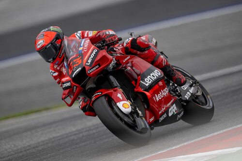 Pecco Bagnaia completa el triplete de victorias en Austria pero Fabio Quartararo minimiza daños