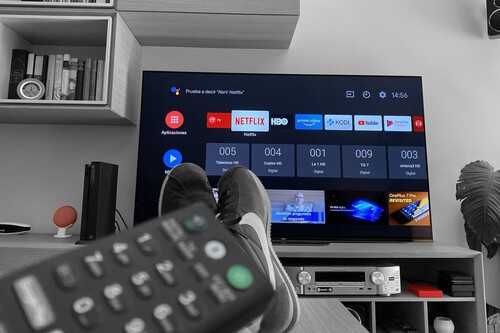Muchas teles y barras de sonido prometen arreglar el problema de las voces bajas al ver cine y series. Esto es lo que realmente funciona 