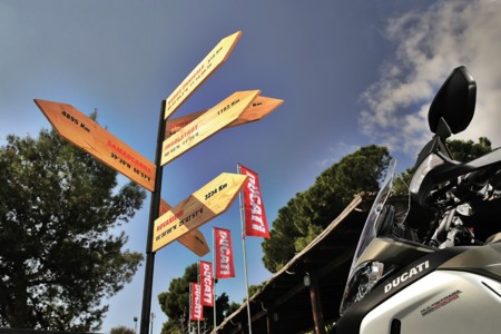 Ducati celebra su 90 aniversario con una vuelta al mundo, y tú puedes ser un de sus 7 aventureros