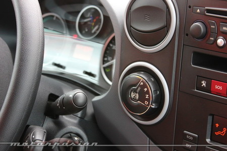 Peugeot Partner Electric - interior