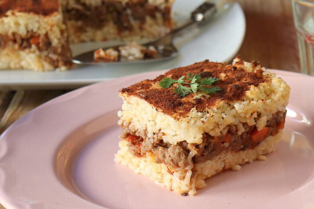 Cómo hacer 'Pastel de arroz con carne molida'. La receta de aprovechamiento que te ayudará a evitar el desperdicio de comida