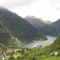 Noruega decide si prohibir la venta de coches gasolina y diésel para 2025