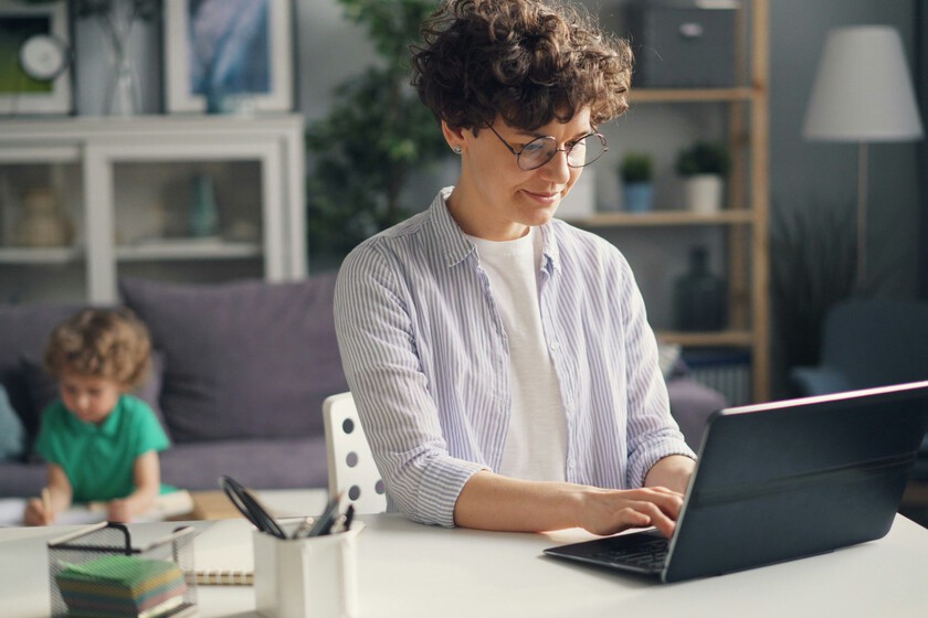 2.500 euros por facilitar el teletrabajo y flexibilizar el horario: el plan de Extremadura para pymes y autónomos