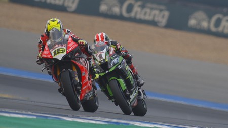 Álvaro Bautista se rinde ante la regularidad de Jonathan Rea: "Ha aprovechado al máximo cada situación"