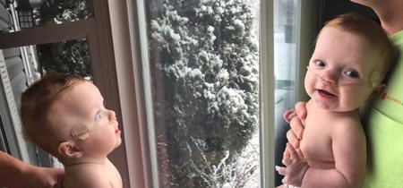 Comparte las fotos de su bebé de cinco meses viendo nevar por primera vez luego de que le dijeran que sufriría un aborto