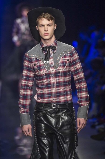 En Milán los estampados nativos y el estilo cowboy se perfilan como la gran tendencia de la próxima temporada
