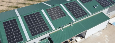 Uma unidade de processamento de pistache tornou-se uma ilha energética: 136 painéis solares e 108 kWh de baterias 