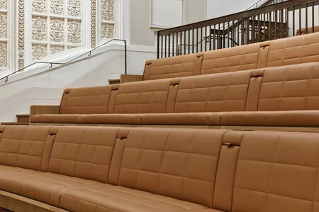 Apple Storeタワーシアターの座席