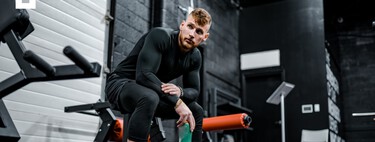 Por qué no debes usar el clásico agarre en V para hacer remos y jalones en polea 