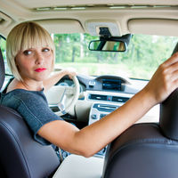 "Sal y dime si viene alguien”: así te ayudará un radar de corto alcance a salir del aparcamiento