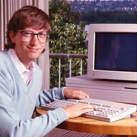 Em 1984, Bill Gates afirmou que o Macintosh "era o futuro da computação"; o que a Apple não previu foi que a Microsoft se tornaria sua verdadeira inimiga 