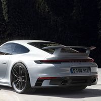 Porsche 911 estrena paquetes SportDesign y Aerokit