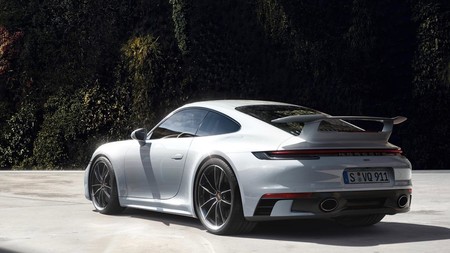 Porsche 911 estrena paquetes SportDesign y Aerokit