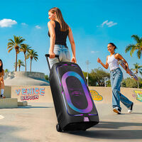 Samsung trae a México su bocina que parece una maleta, tiene ruedas y quiere ser la protagonista de cualquier reunión 