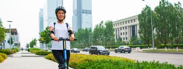 Casco obligatorio en patinetes eléctricos y para ciclistas: la DGT recuerda cómo elegir el adecuado