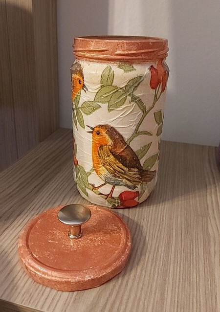 3 ideas creativas para decorar frascos de mayonesa con decoupage y darles una segunda vida