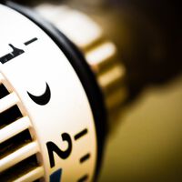 Todo el mundo quiere ahorrar calefacción mirando la temperatura y las horas de uso. Hay otro factor igual (o más importante)