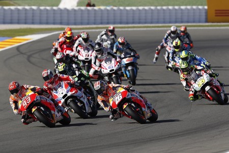 En 2017 un nuevo chip en las ruedas de MotoGP y una goma extra para los repescados en la Q1