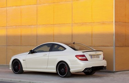 Mercedes Benz C63 Amg Coupe