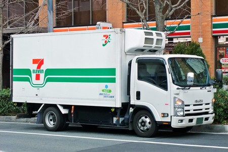 Mientras Europa se pelea con el diésel, 7-Eleven y Toyota ya tiran de hidrógeno para rebajar emisiones en Japón
